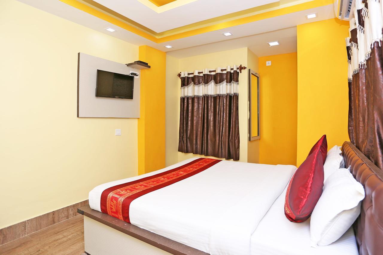 Oyo 9975 Hotel Asmeet Колката Екстериор снимка