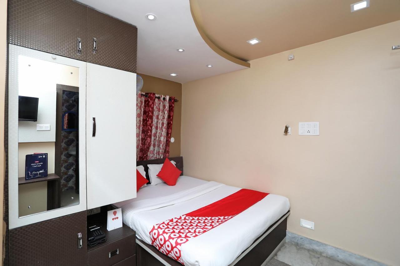 Oyo 9975 Hotel Asmeet Колката Екстериор снимка